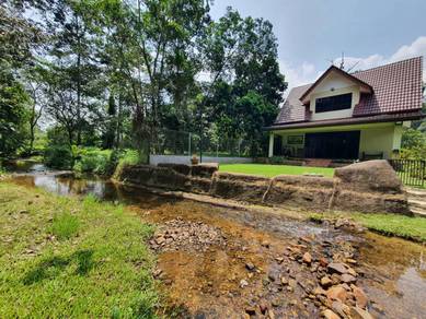 Dusun Buah Tanah Pertanian Tepi Jalan Batu 22 Sungai Lui Hulu Langat