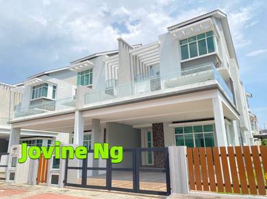 3 storey Semi D with Gated Guarded at Sentrino Residences Seri Alma