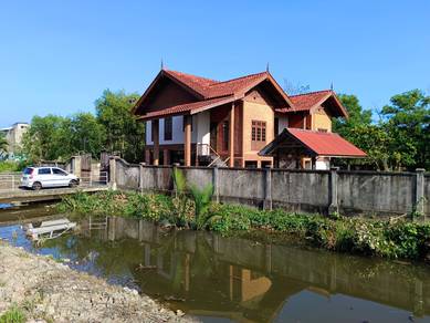 Banglo 2 Tgk, Ada Kolam Mandi, Tanah Besar, Sg. Derhaka, K. Terengganu