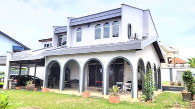 Shah Alam, Seksyen 11, Bungalow, well maintained, Repainted