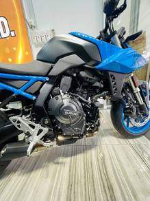 SUZUKI GSX-8s
