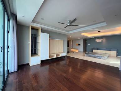 Bay 21 | Corner lot | 2,326 sqft | Sea view | Renovated