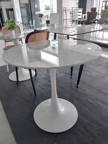 Tulip Casual Table