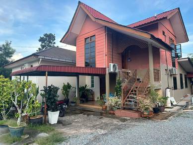 Banglo di Kampung Tradisi
