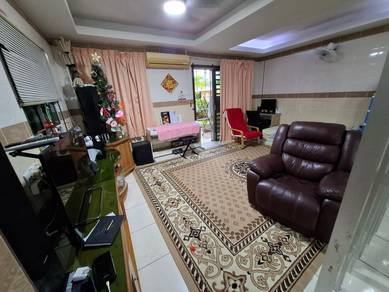 Sale Iramanis Seri Borneo Condo Ground Floor Duplex 3+1R3B PF 1189 sf