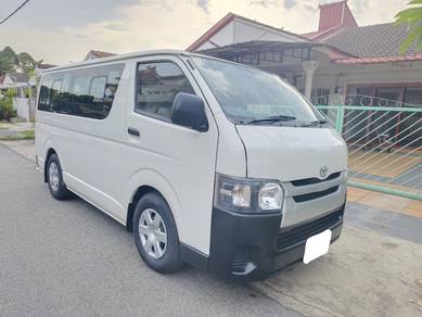 Toyota Hiace 2.5 (M) Window Van 14Seat