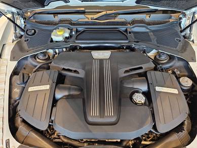 Bentley FLYING SPUR V8 4.0 Facelift 4 Seaters