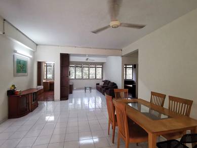 High floor, corner unit, fully furnished & very well maintained!