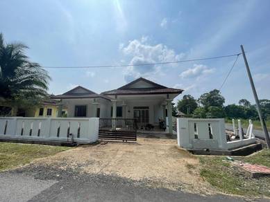 Rumah Banglo Satu Tingkat Di Kampung Seberang Bukit Payung