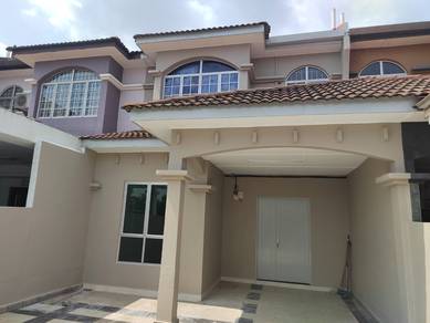 Full loan facing field double storey 20x75 bandar puteri klang