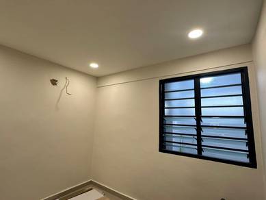 Taman Ungku Tun Aminah Flat New Renovated (Ground Floor) FOR SALE