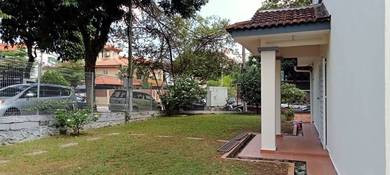 Saujana Damansara.  PJ , Selangor 2.5 link house conner unit.