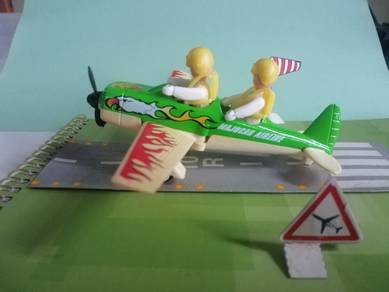 Vintage Majorette Aircraft Playset
