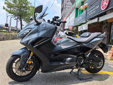 Yamaha tmax 560