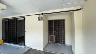 Bandar Utama BU 4 Double Storey Terrace House Near to MRT For Rent