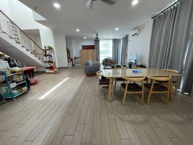 BELOW MARKET Evergreen Renovated Semi-D In Garden Residences Cyberjaya