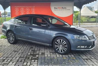 Volkswagen PASSAT 1.8 TSI (CKD) (A)