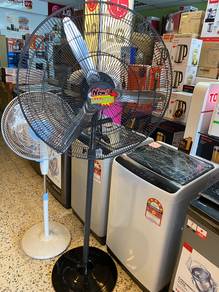 New Metal Blade 26" Stand Fan Sp1n2