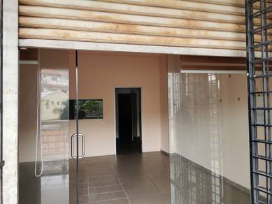 Impian Seri Setia Ground Floor Shop Lot Facing Main Road For Sale