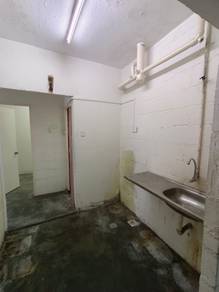 Good location low cost flat near Klang Parade for sale