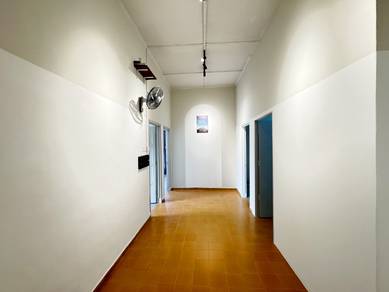 【New Renovated】Jalan Pedada Aircon Room at Taman Melodies, Johor Bahru
