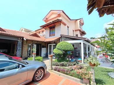 Renovated & Extended 2.5 Storey Semi-d, Taman Ukay Perdana