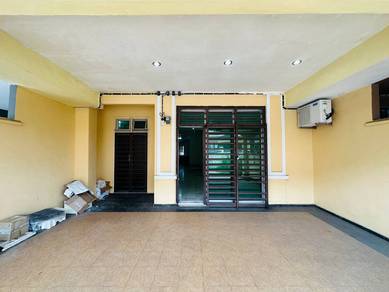 22x80sqft Bandar Putra Kulai Jalan Cengal Triple Storey Terrace House