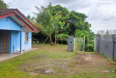 Tanah lot banglo berserta sebuah rumah pekan Kinrara Puchong Selangor