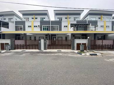 FREEHOLD |⭐ Rumah Teres 2.5 Tingkat Taman Merak Bukit Baru Melaka