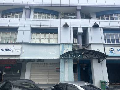USJ 21 3 storey shop near main place