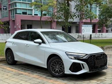 Audi A3 TFSI 1.0 with RS3 bodykit momo rim