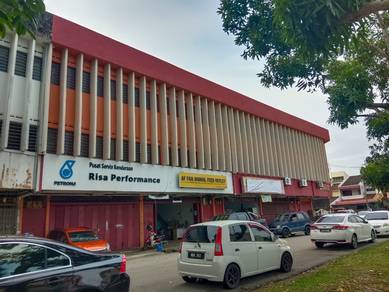 Freehold non bumi 3 storey shop lot corner lot at Bukit Baru for sale