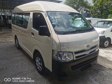 Toyota HIACE 2.5 FACELIFT (M)