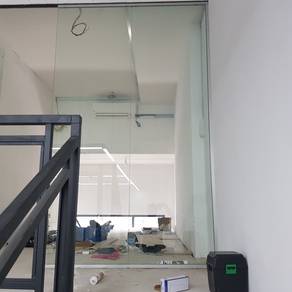 GLASS WALL 12mm kalis pecah l tempered glass wall