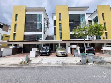 (Price nego) Lower Ground Cempaka Seri 2 TownhouseKota Seriemas Nilai