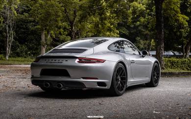 Porsche 911 CARRERA GTS - Akrapovic Exhaust