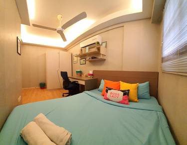Queen Bedroom w Shared Bathroom @ Warisan Cityview, Velocity, KL
