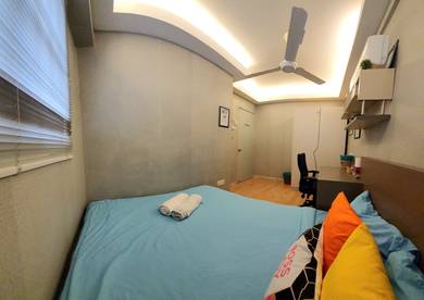 Queen Bedroom w Shared Bathroom @ Warisan Cityview, Velocity, KL