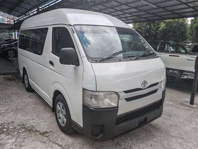 Toyota HIACE 2.5 FACELIFT (M)