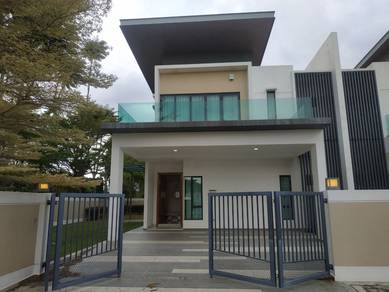 Klana Heights (Taman Dellinia) 2 sty Semi D- Lake Heights