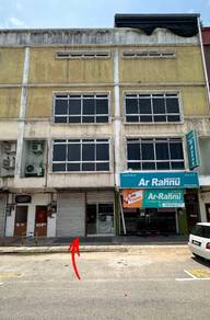 Shop Lot 3 Tingkat Di Taman Wakaf Tapai, Marang, Terengganu