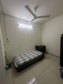 OUG Parklane & 288 Residences Room for rent