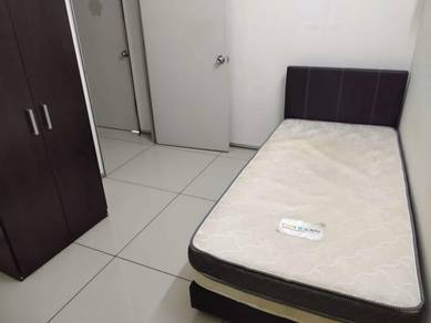 OUG Parklane & 288 Residences Room for rent