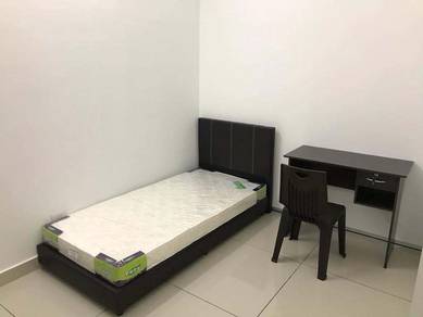 OUG Parklane & 288 Residences Room for rent