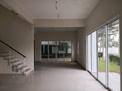 3.5 Storey Terrace Corner, Oren Villa 1, Near Song Ban Kheng