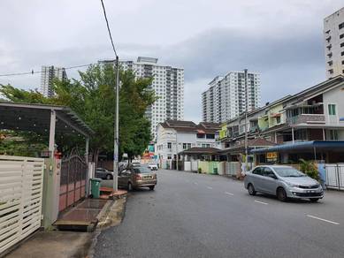 2 and a half storey terrace at Hilir Paya Terubong  Relau