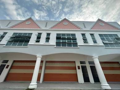 Double Storey Shop Lot Want To Sell or Rent In Parit Raja Batu Pahat
