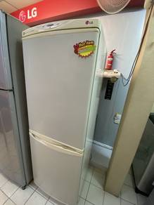 LG 340L Bottom Freezer Refrigerator O3n4 terpakai