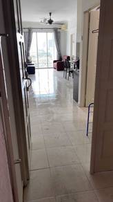3-COVERED CARPARKS DAMAI VISTA APT 700Sf 3-Bedrooms 2-Baths Renovated