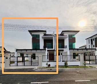 Two & Half Storey Semi Detached House for Sale at Airport Area Miri